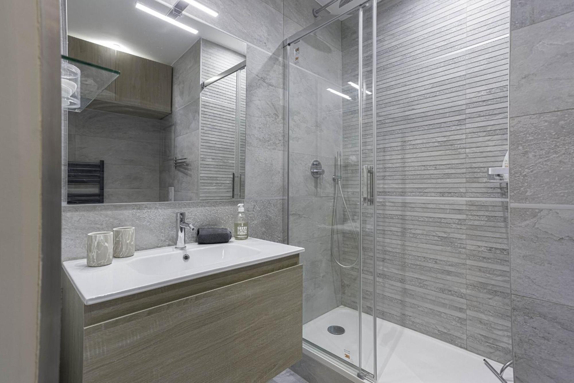 De Luxe, Meynadier By Halldis Appartement *