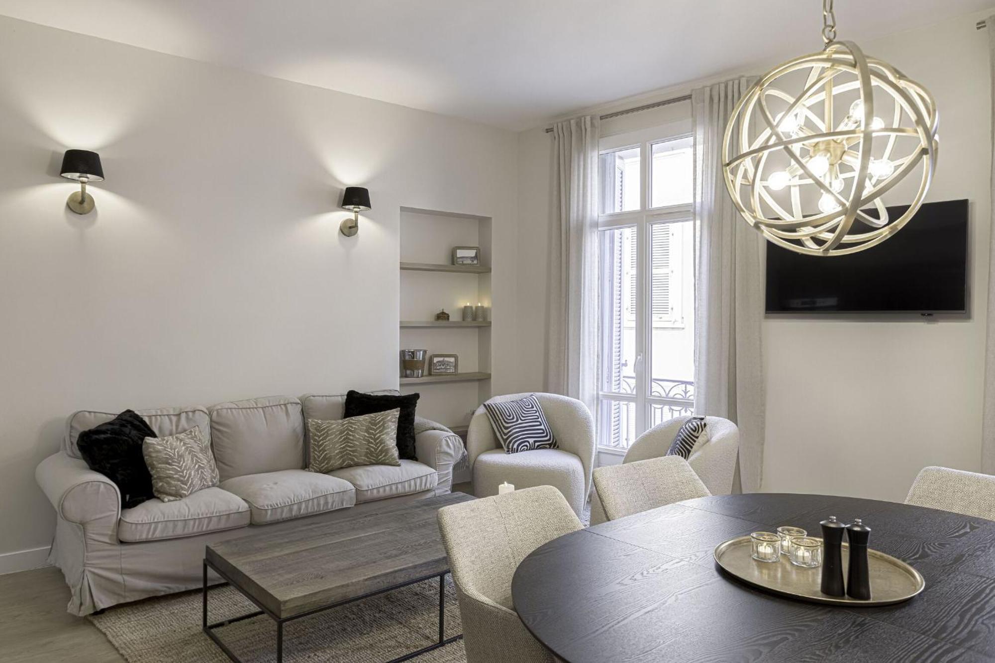 De Luxe, Meynadier By Halldis Appartement *