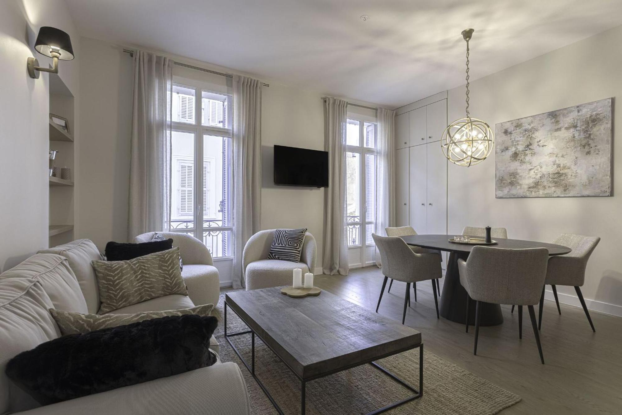 De Luxe, Meynadier By Halldis Appartement
